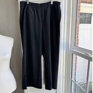 L. L. BEAN Pants Womens M Black Wide Leg Cropped Active Athletic Travel